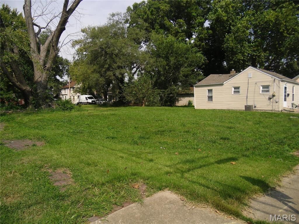 Property Photo:  301 N 11th Street  IL 62220