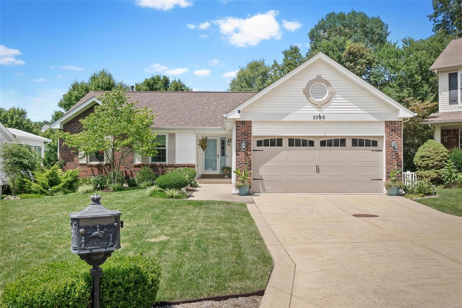 Property Photo: 5790 Wickershire Lane MO 63129
