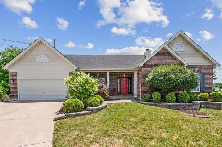 207 Falcon Hill Drive  O'Fallon MO 63368 photo
