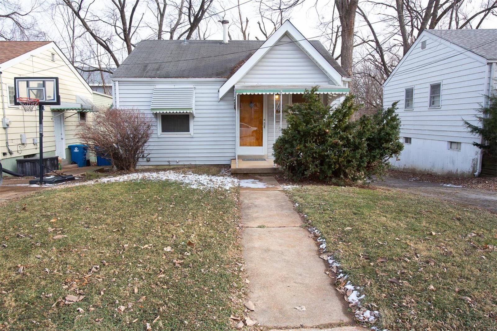 Property Photo: 242 Runyon Avenue MO 63125