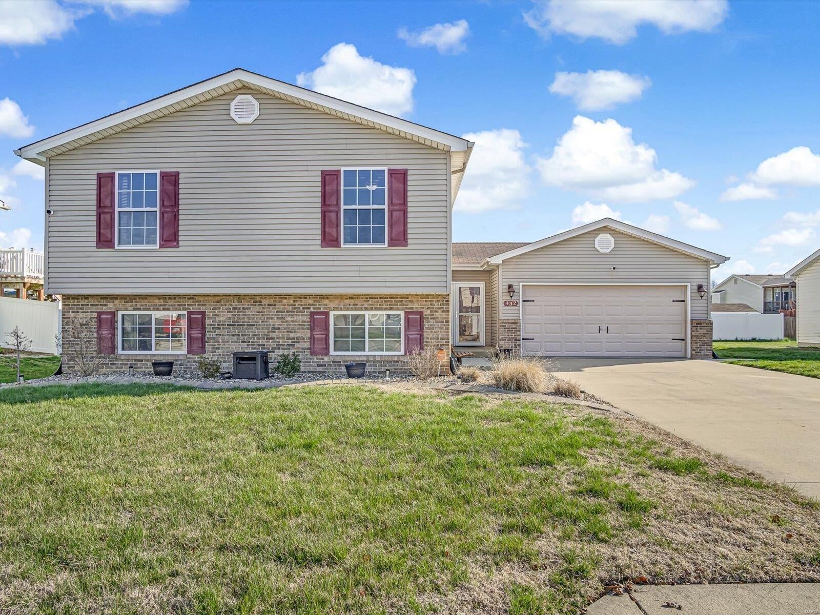 Property Photo: 432 Carter Drive IL 62239