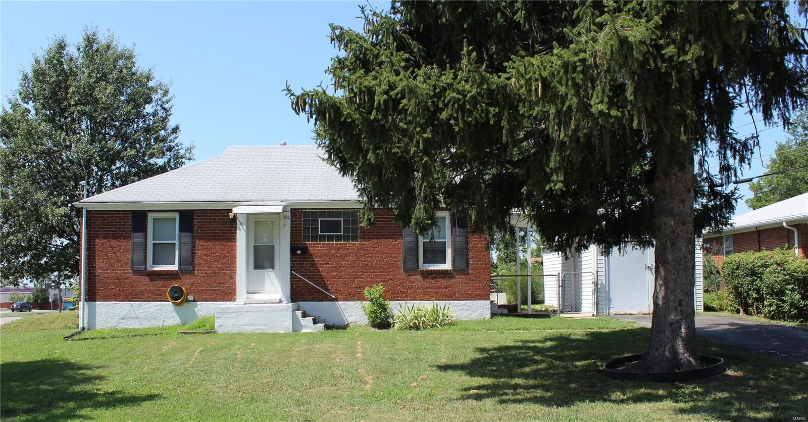 Property Photo: 1701 Korando Avenue MO 63114