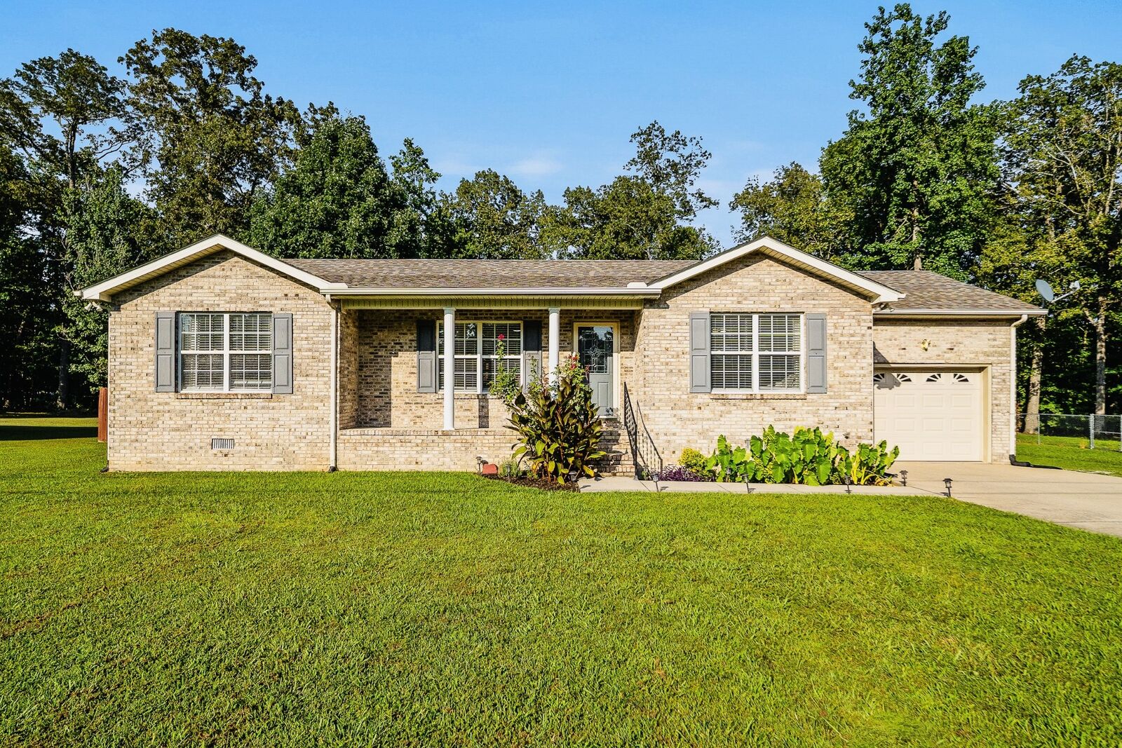 Property Photo: 335 Oak Hollow Rd TN 37355