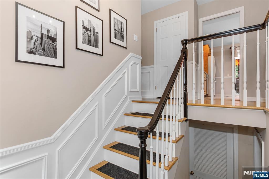 Property Photo:  618 Lawlins Road  NJ 07481 