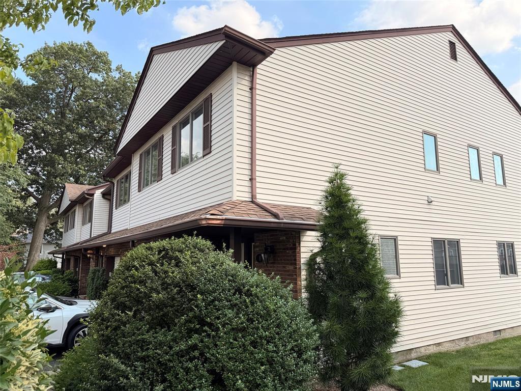 8 Staal Lane  Lodi NJ 07644 photo