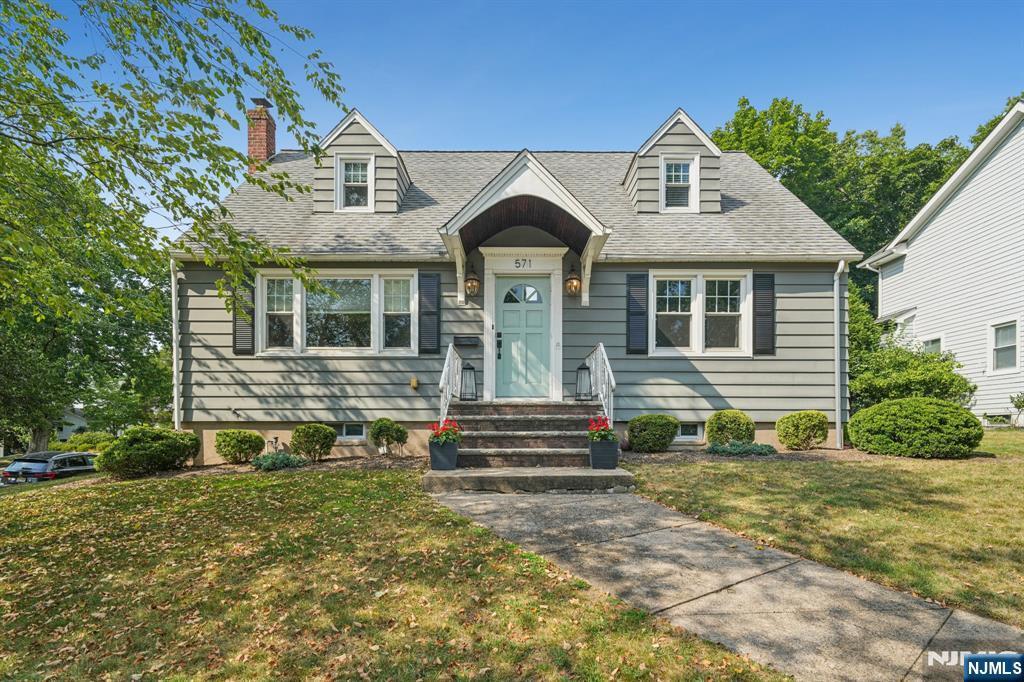571 Laurel Road  Ridgewood NJ 07450 photo