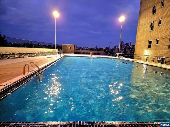 6600 Jfk Blvd E 16B  West New York NJ 07093 photo