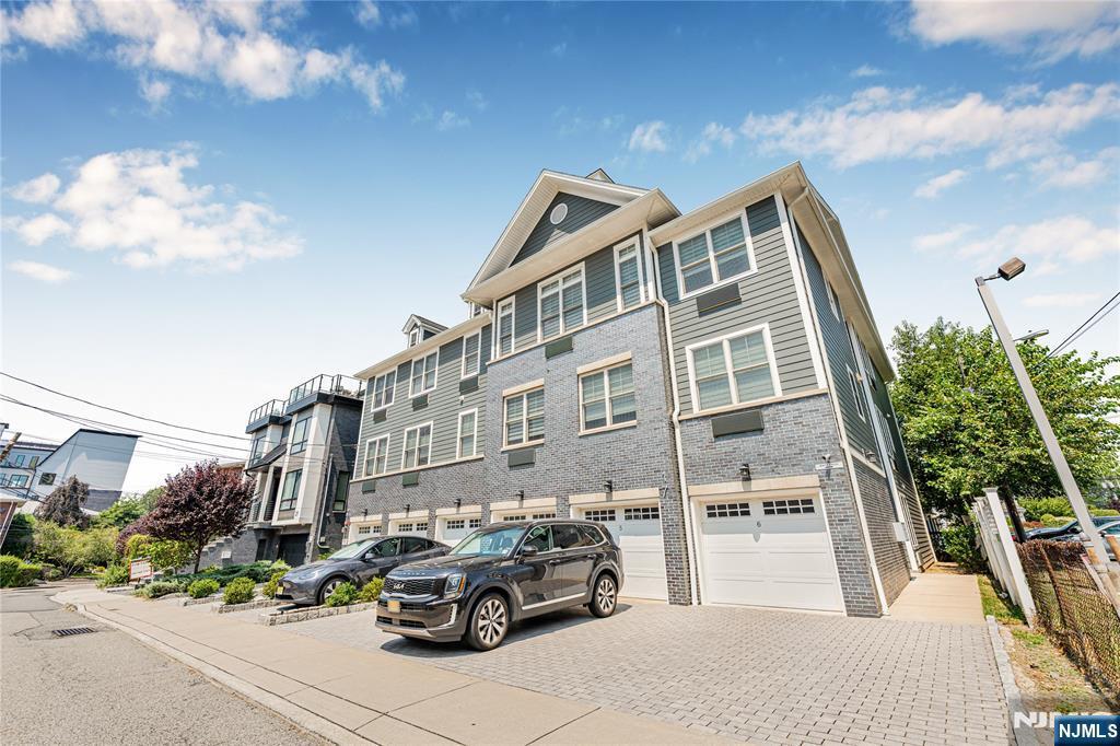 17 Cumbermeade Road 301  Fort Lee NJ 07024 photo