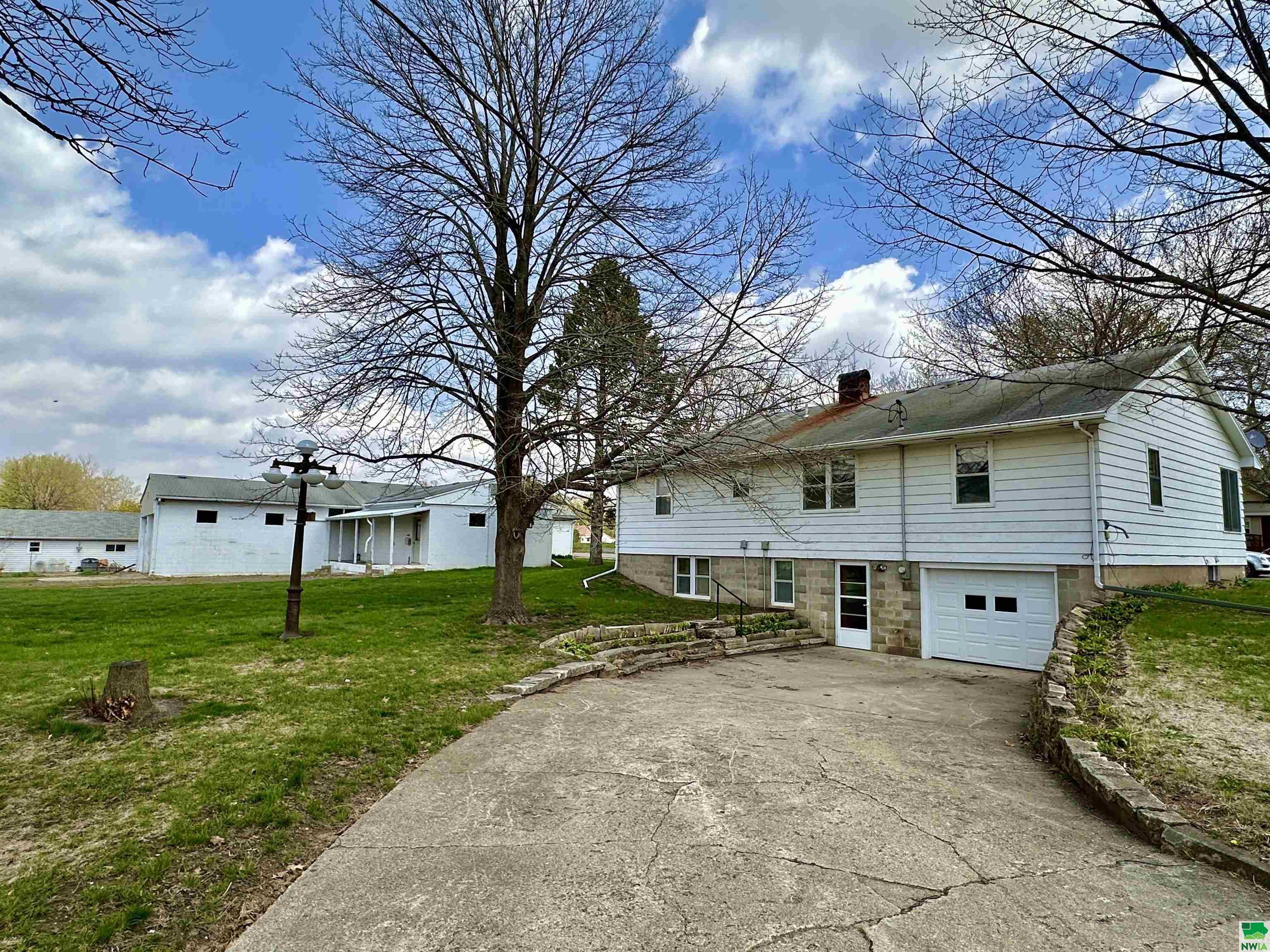 Property Photo: 707 Driftwood Street IA 51016