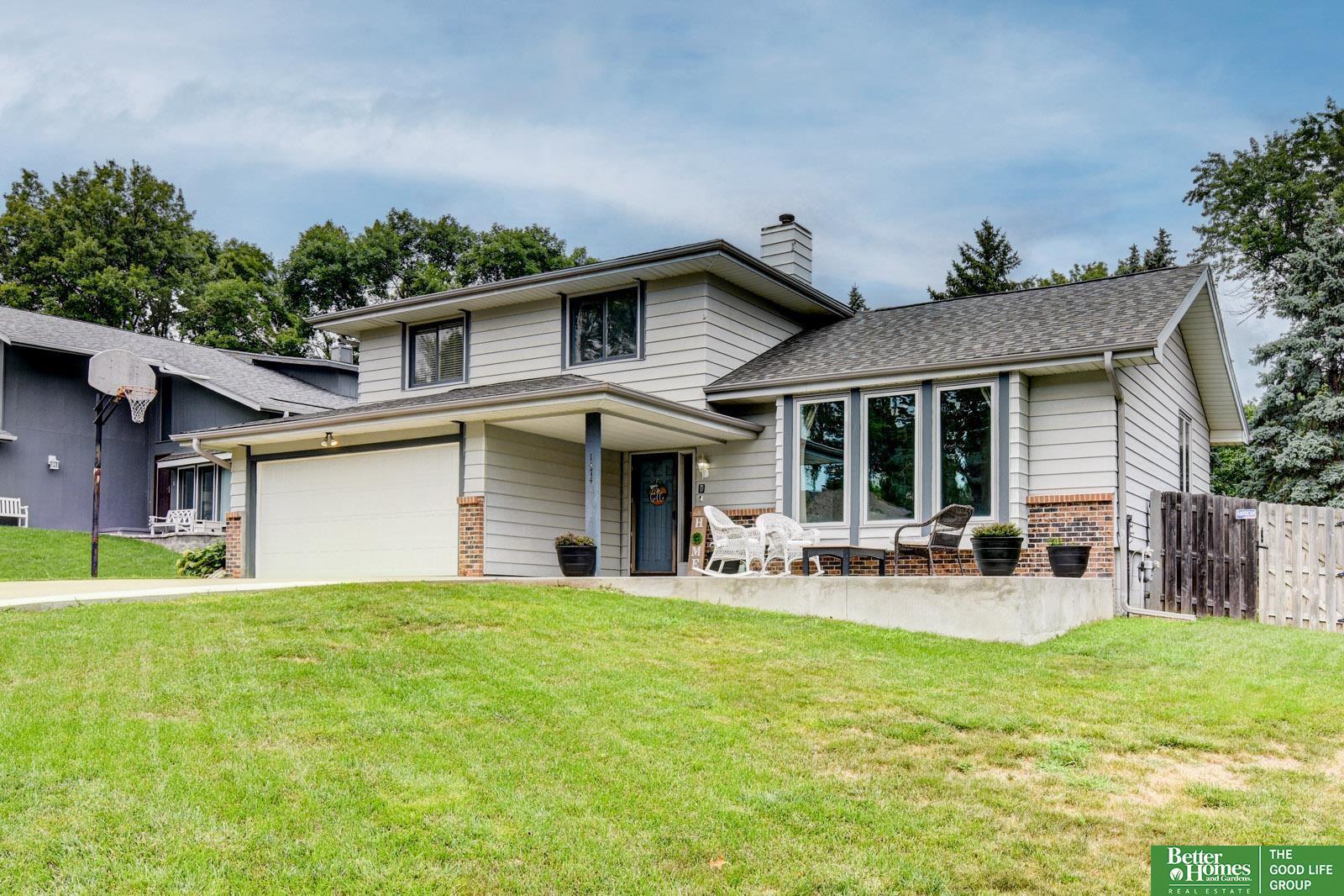 Property Photo: 14740 Drexel Street NE 68137