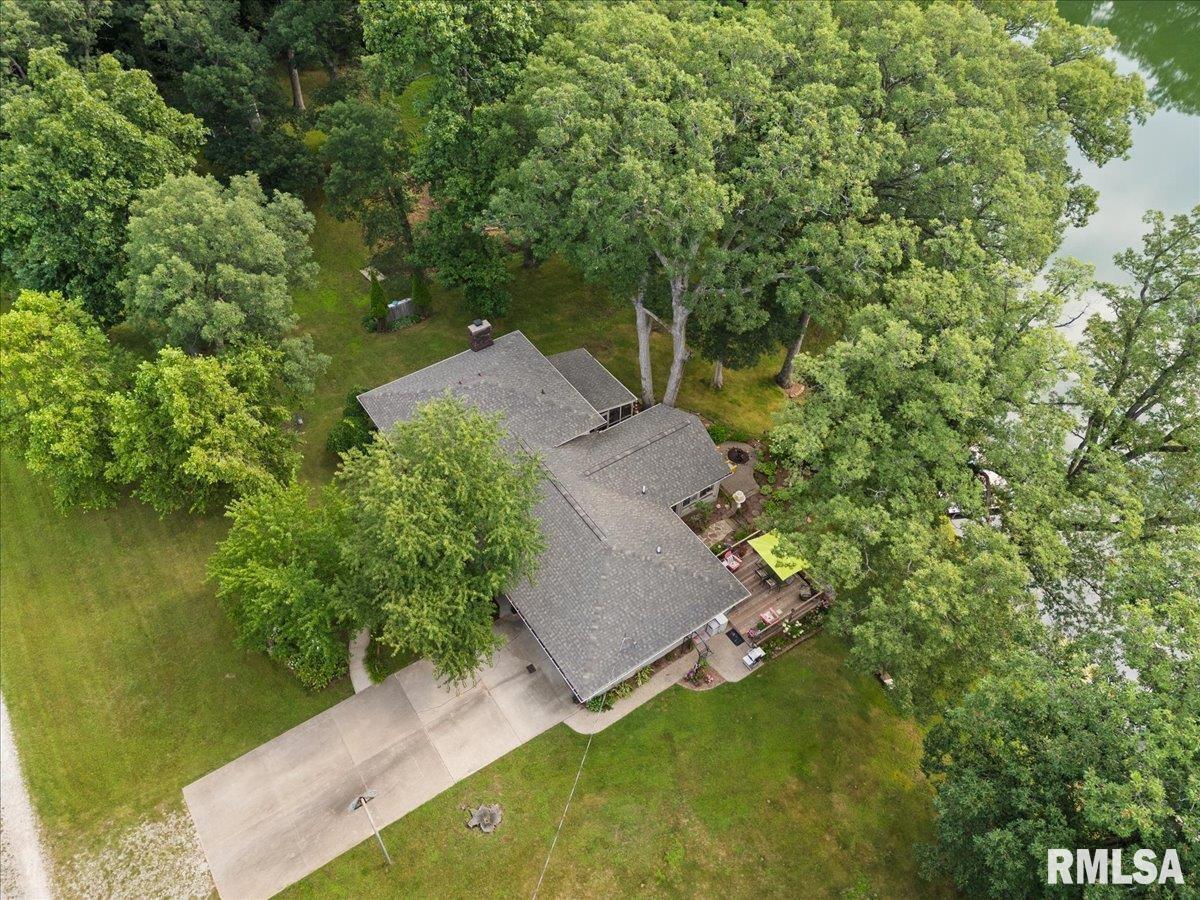 Property Photo:  874 County Road 1575 N  IL 61548 