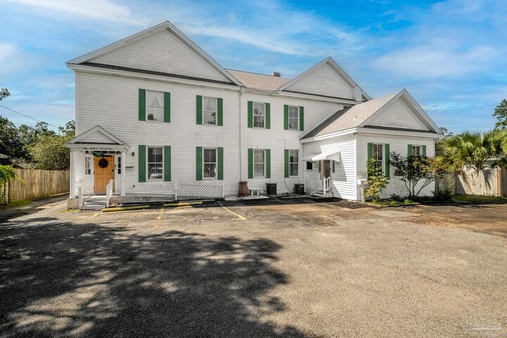 902 E Blount St  Pensacola FL 32503 photo