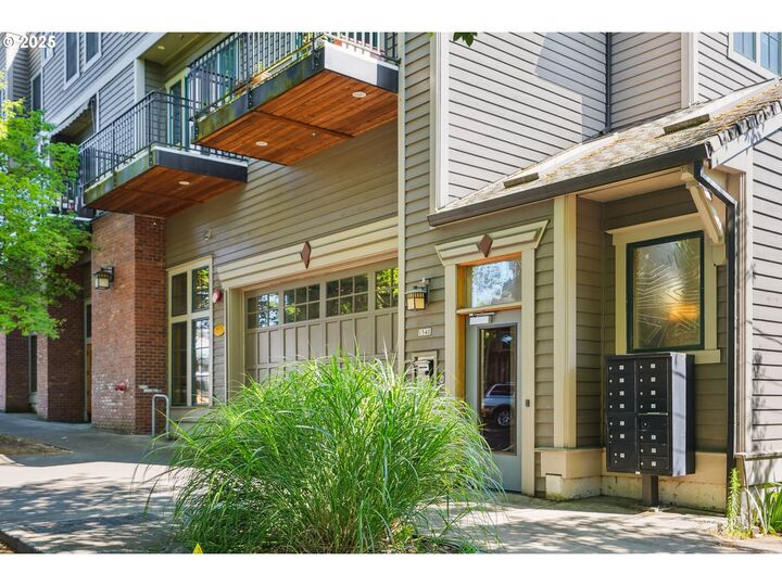 1540 SE Martins St D  Portland OR 97202 photo