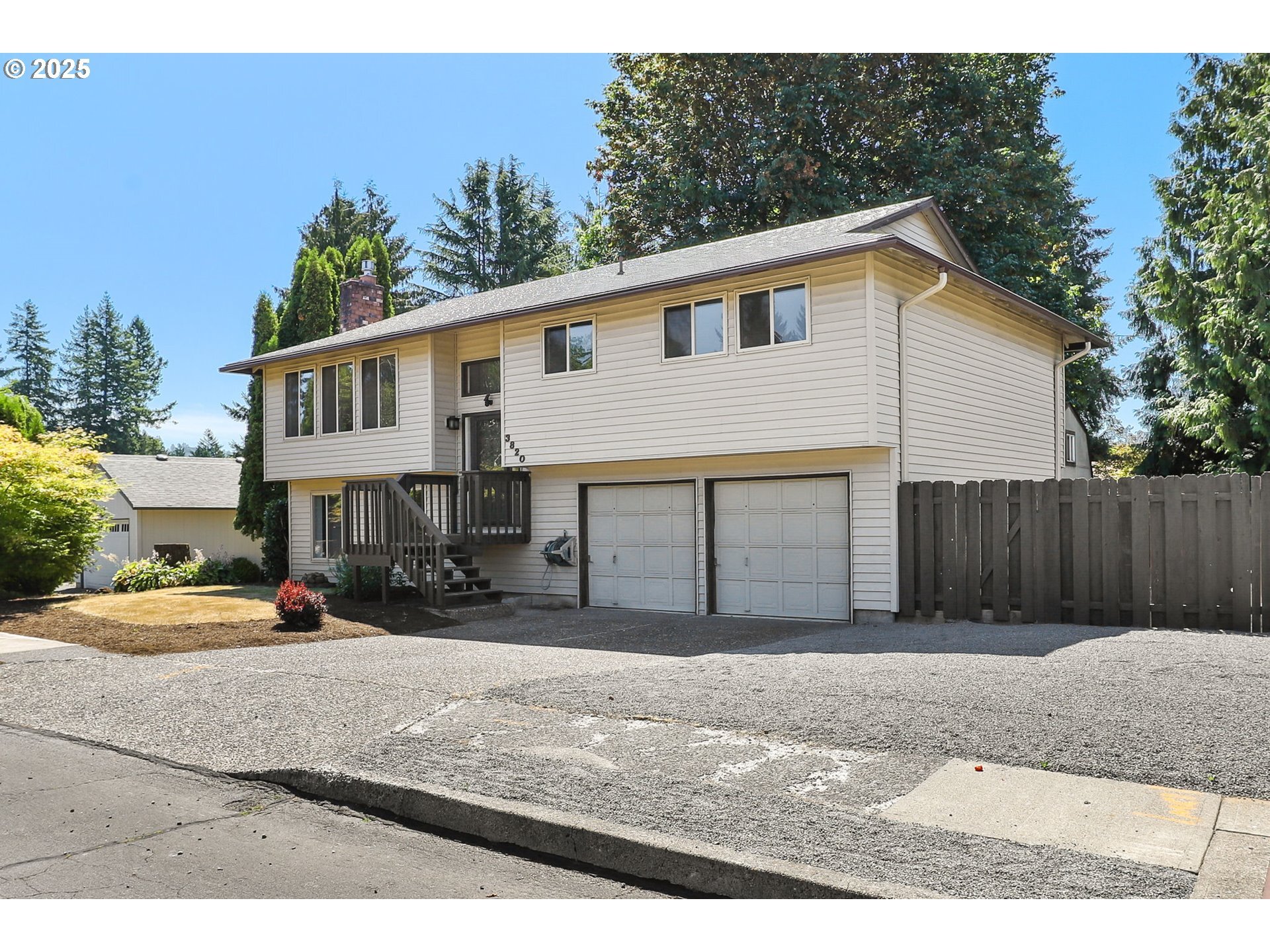 Property Photo: 3820 SW 3rd St OR 97030