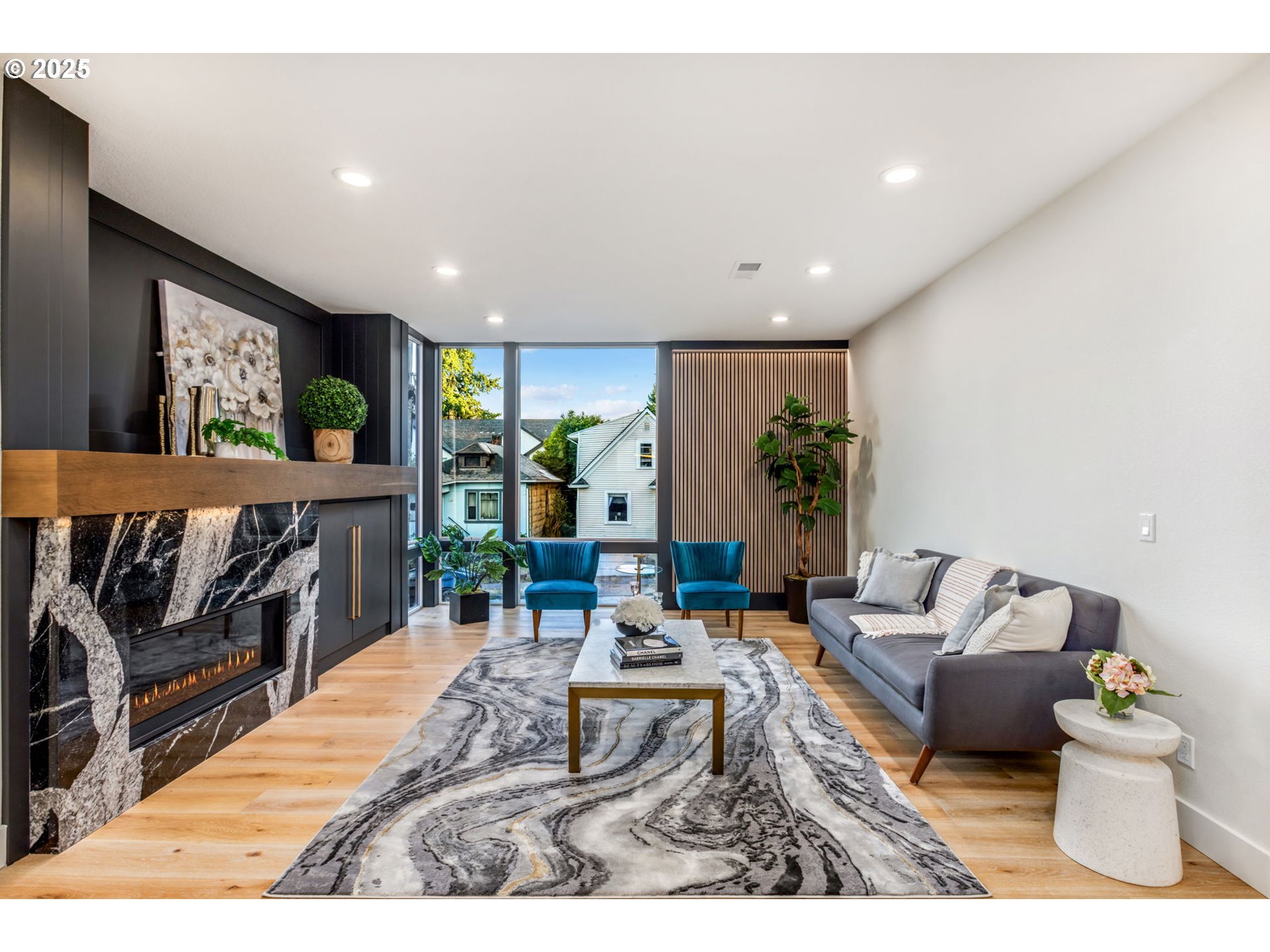 Property Photo: 239 S Flower St OR 97239