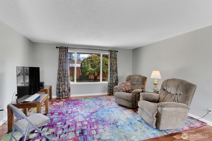 Property Photo: 1420 Ginkgo Street SE WA 98092
