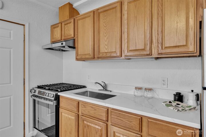 Property Photo:  9480  Olson Place SW C  WA 98106 