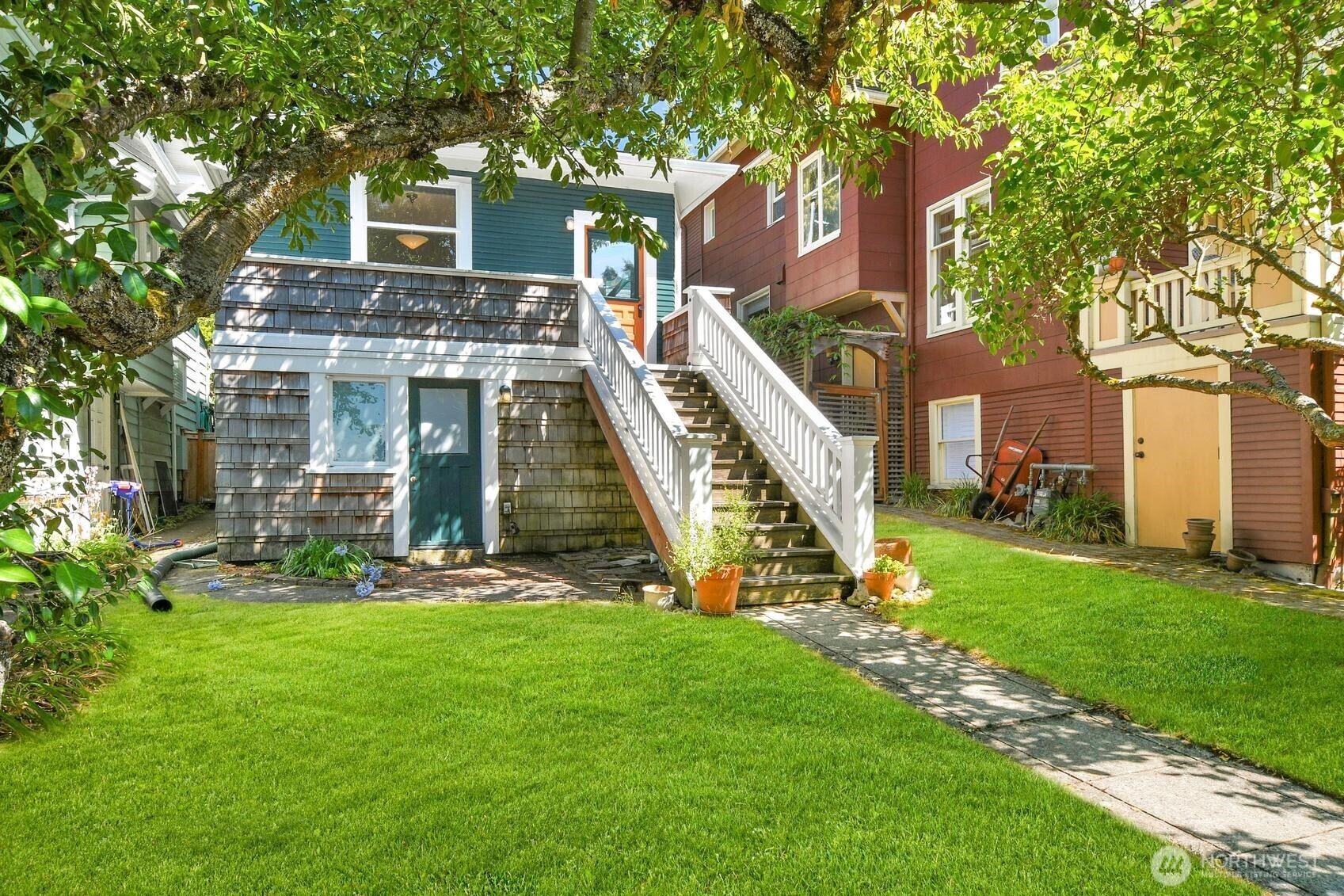 Property Photo: 1904 9th Avenue W WA 98119