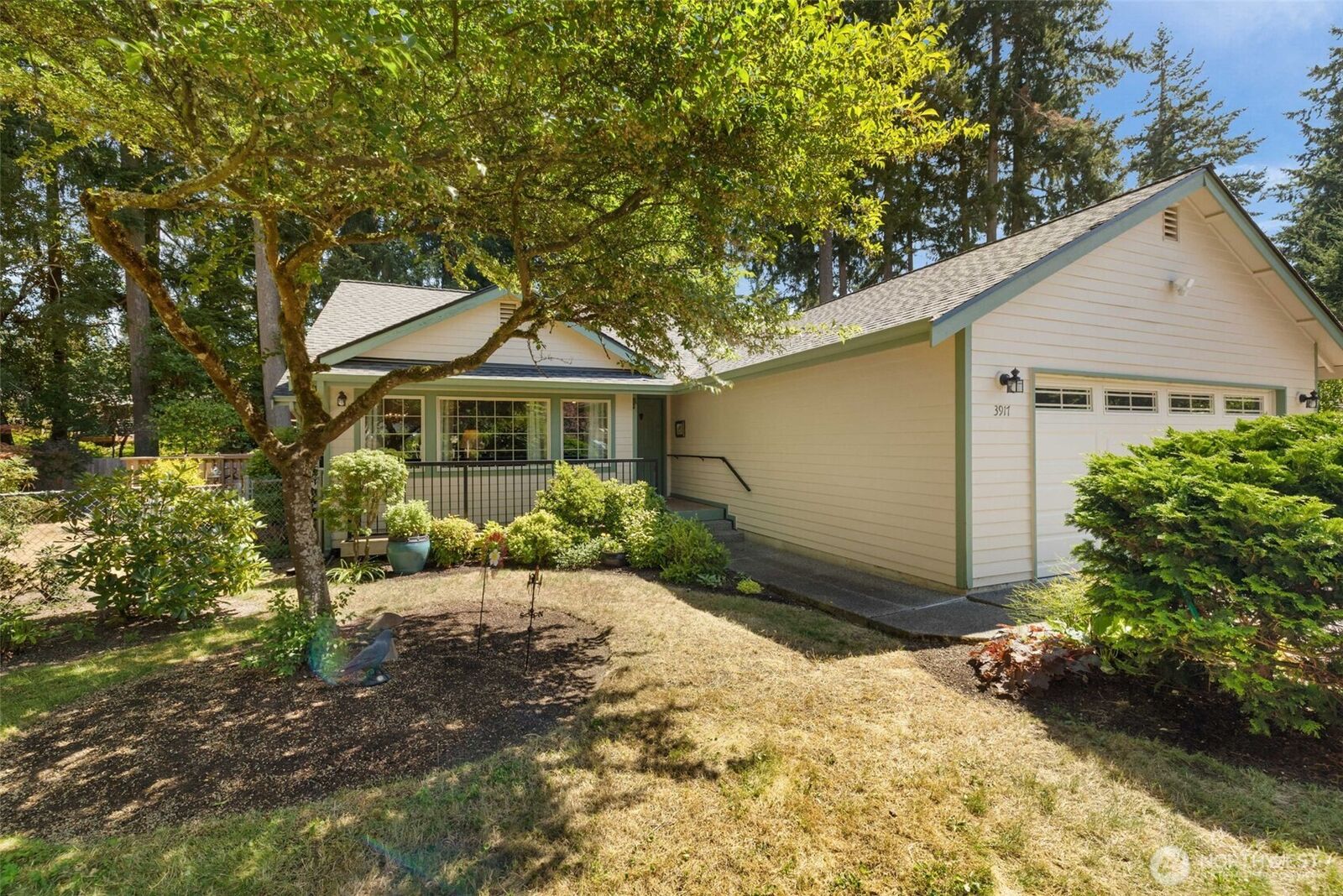 Property Photo: 3917 SE Tennis Court WA 98366