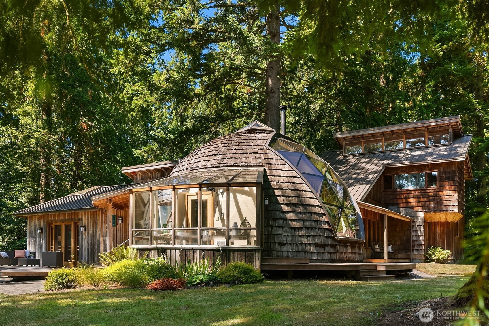 Property Photo: 1320 161st Avenue SE WA 98290