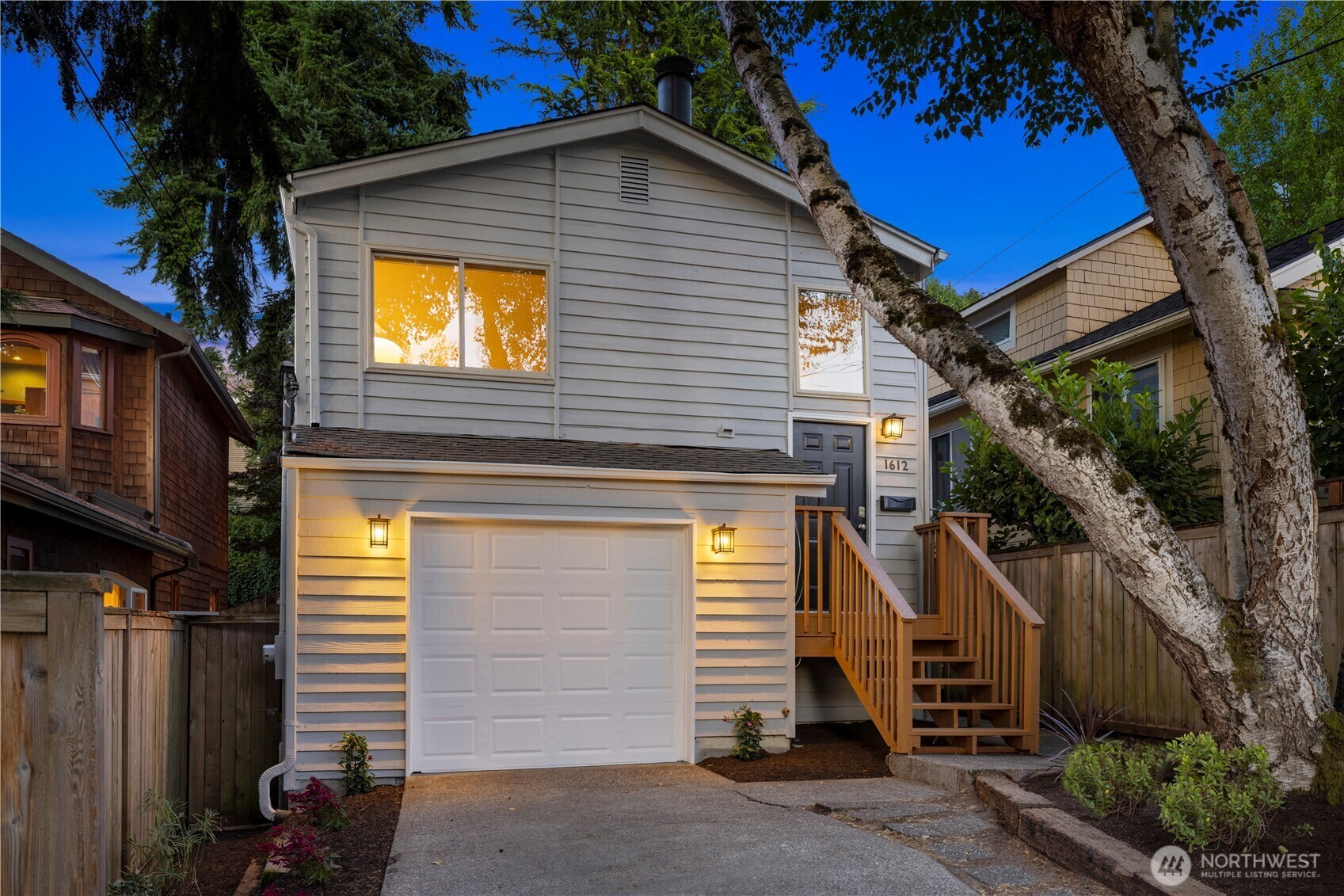Property Photo:  1612  32nd Avenue  WA 98122 