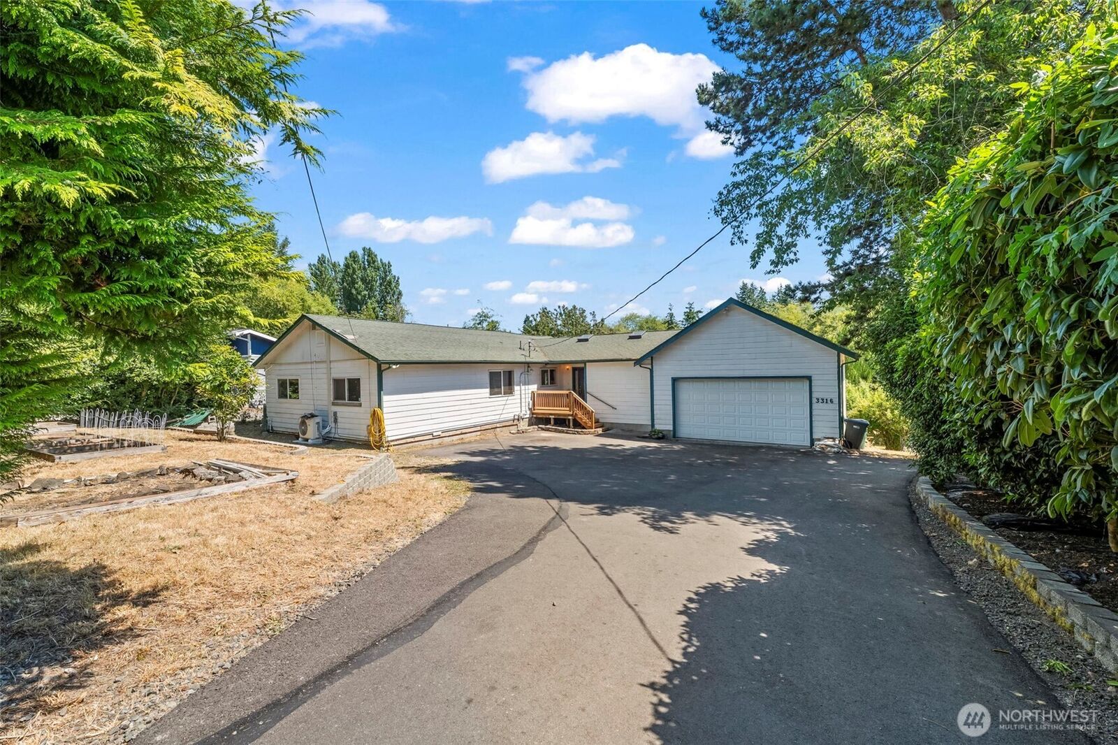 Property Photo:  3316  Perry Avenue  WA 98310 