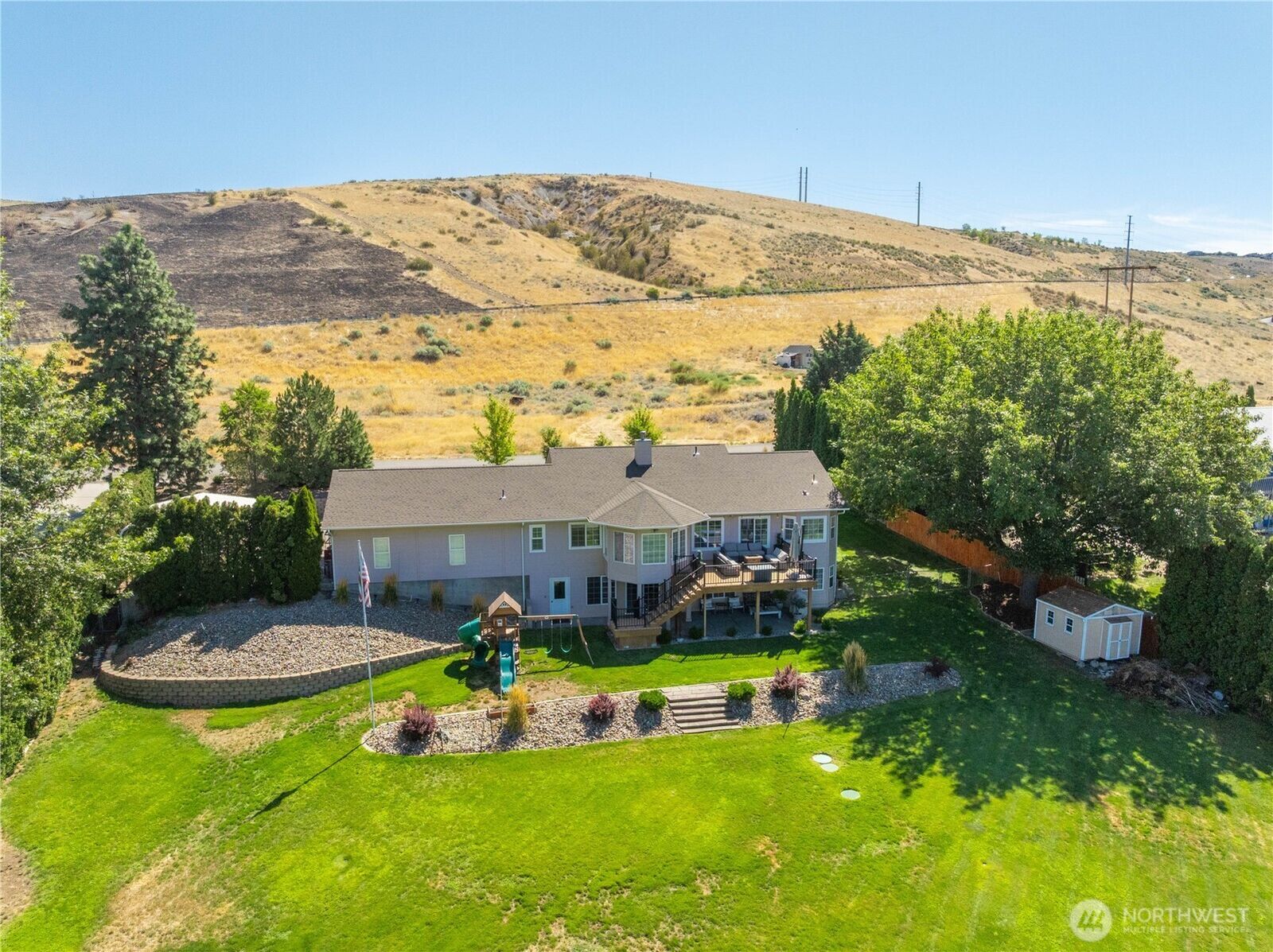 Property Photo: 3537 NE Reid Court WA 98802