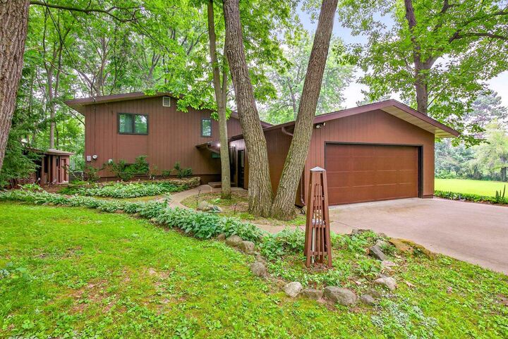 W10003 View Ridge Lane  New London WI 54961-9109 photo