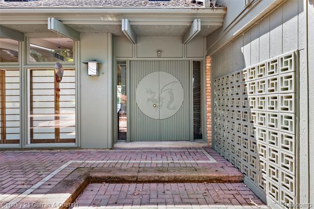 Property Photo:  1439 Shankin Drive  MI 48390 