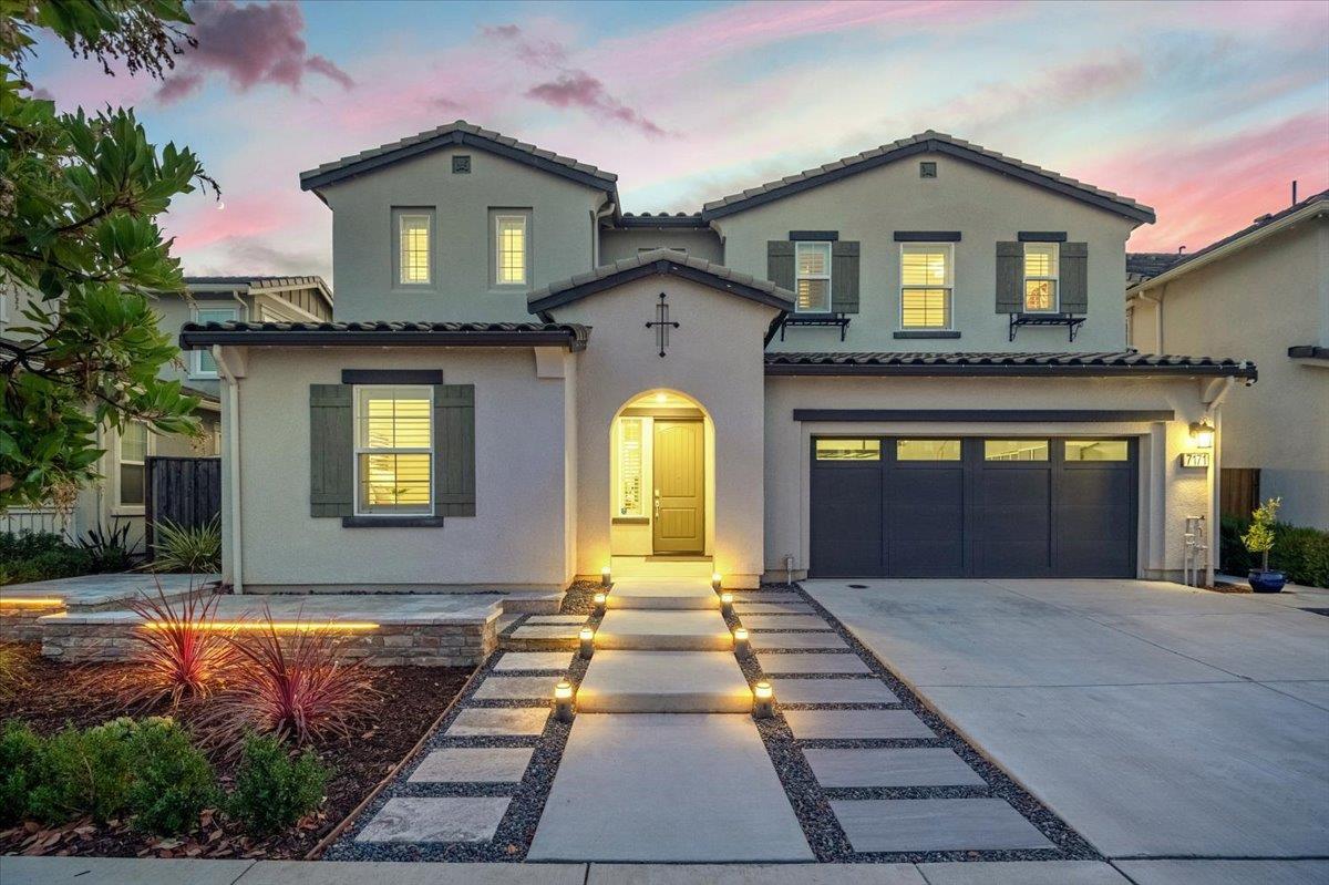 Property Photo:  7171 Spumante Court  CA 95020 