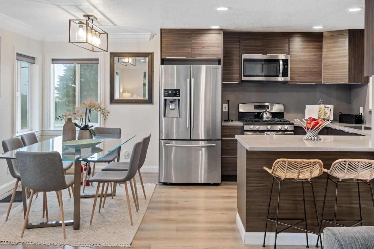 Property Photo: 301 Channing Way CA 94044