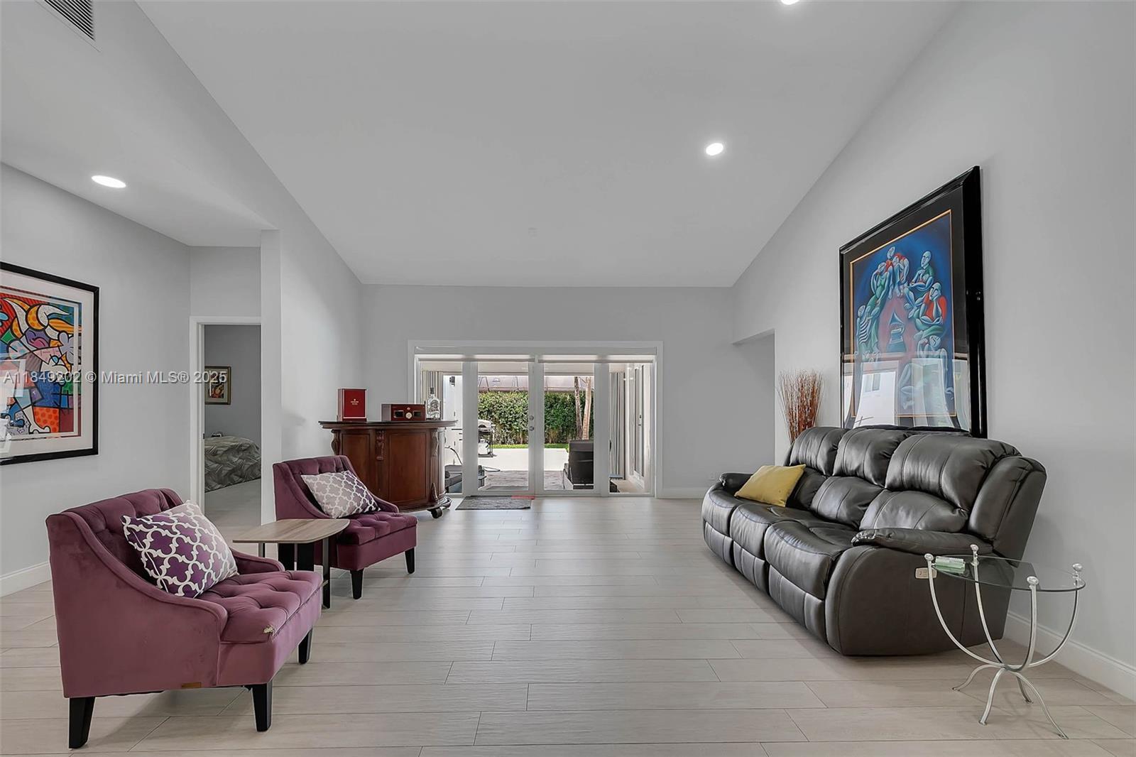 Property Photo: 10651 SW 76th Ave FL 33156