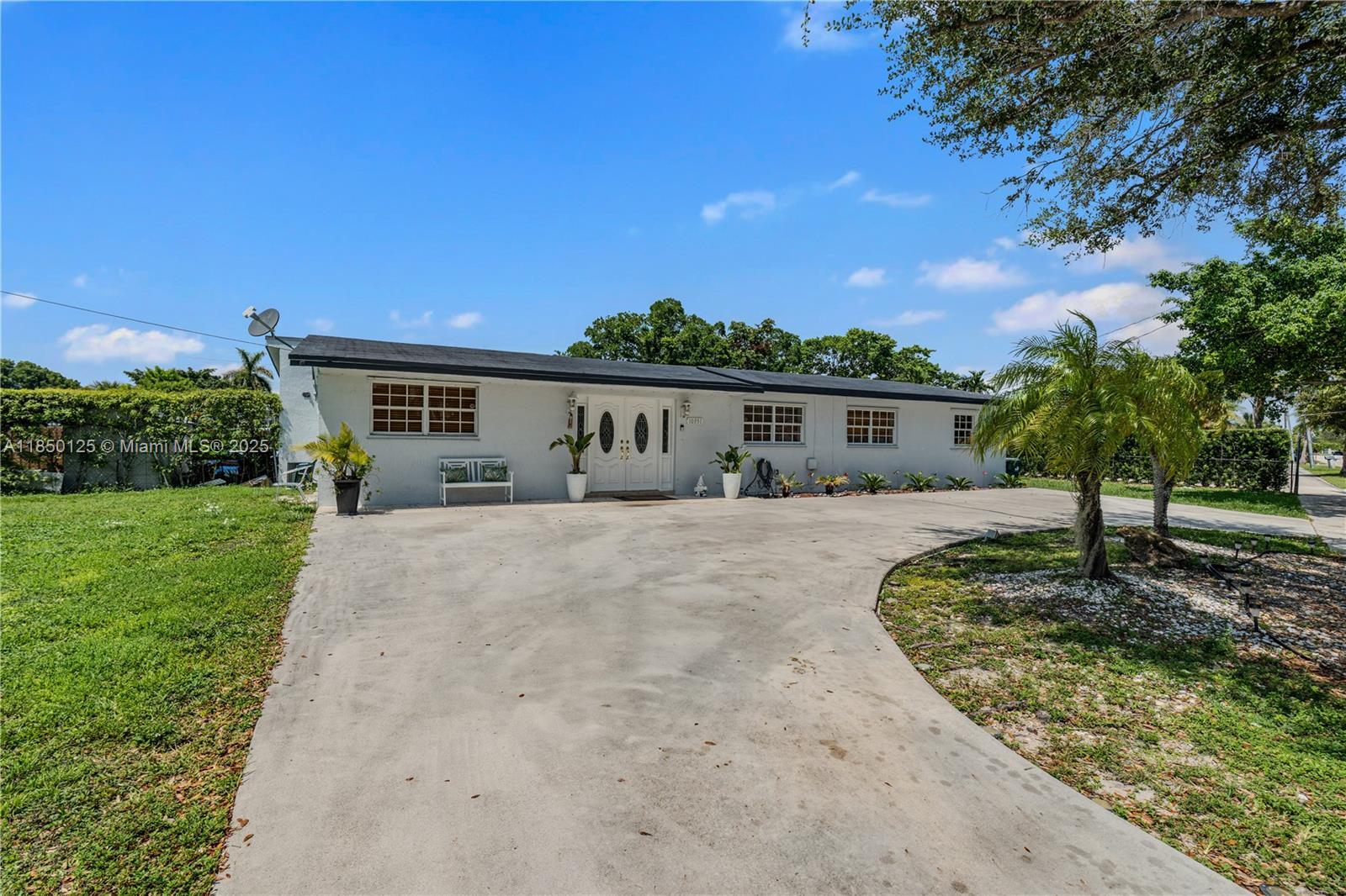 Property Photo: 10351 SW 49th St FL 33165