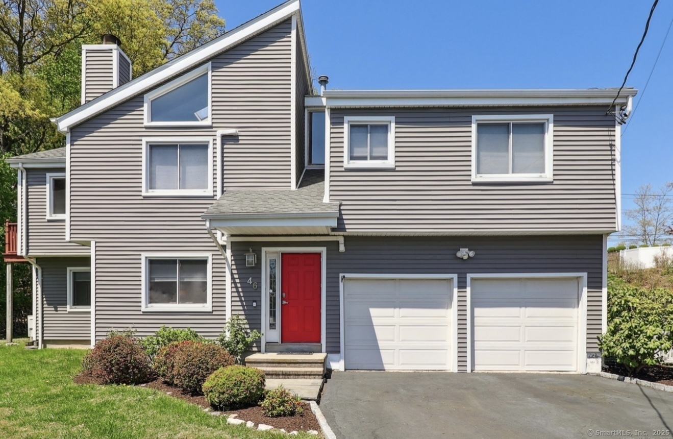Property Photo:  46 Fairway Green  CT 06825 