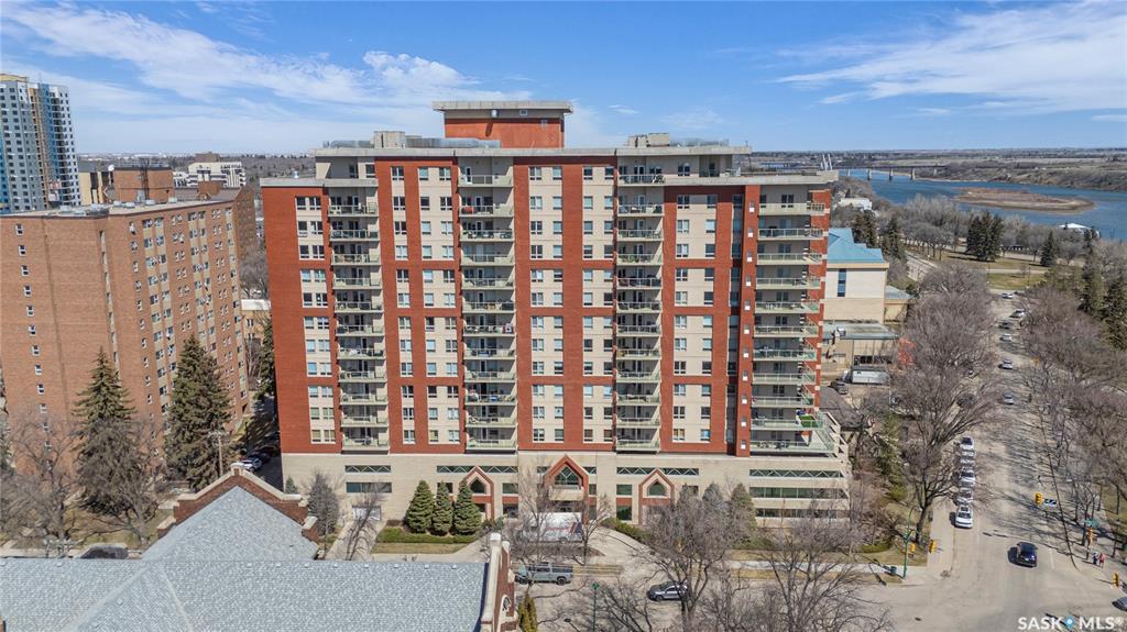 Property Photo:  902 Spadina Crescent E 1408  SK S7K 0G8 