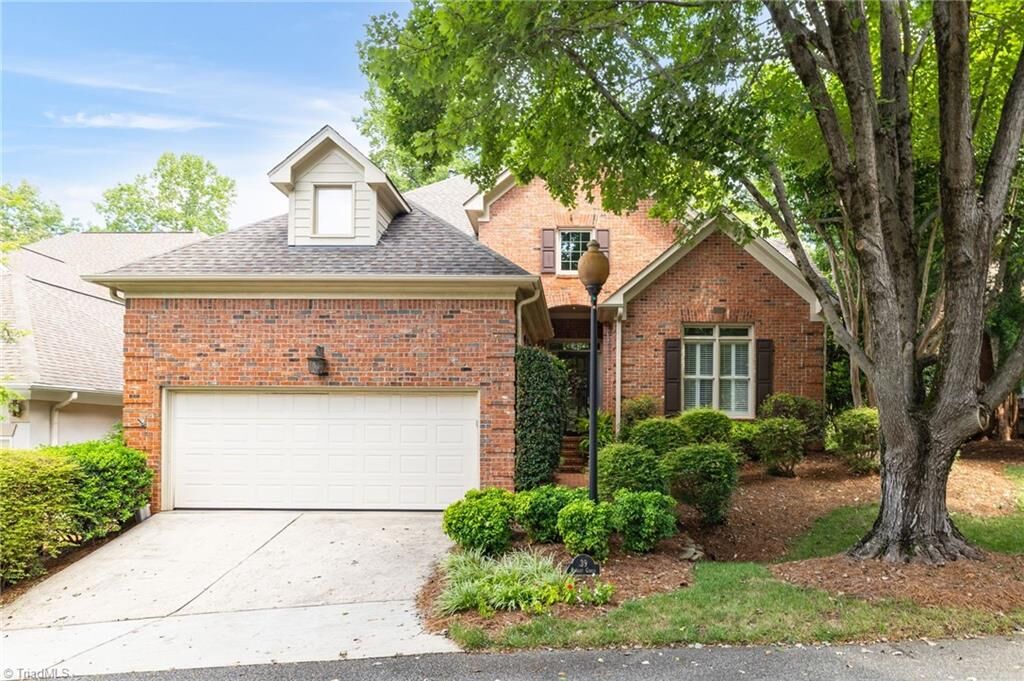 Property Photo:  39 Kinglet Circle  NC 27455 