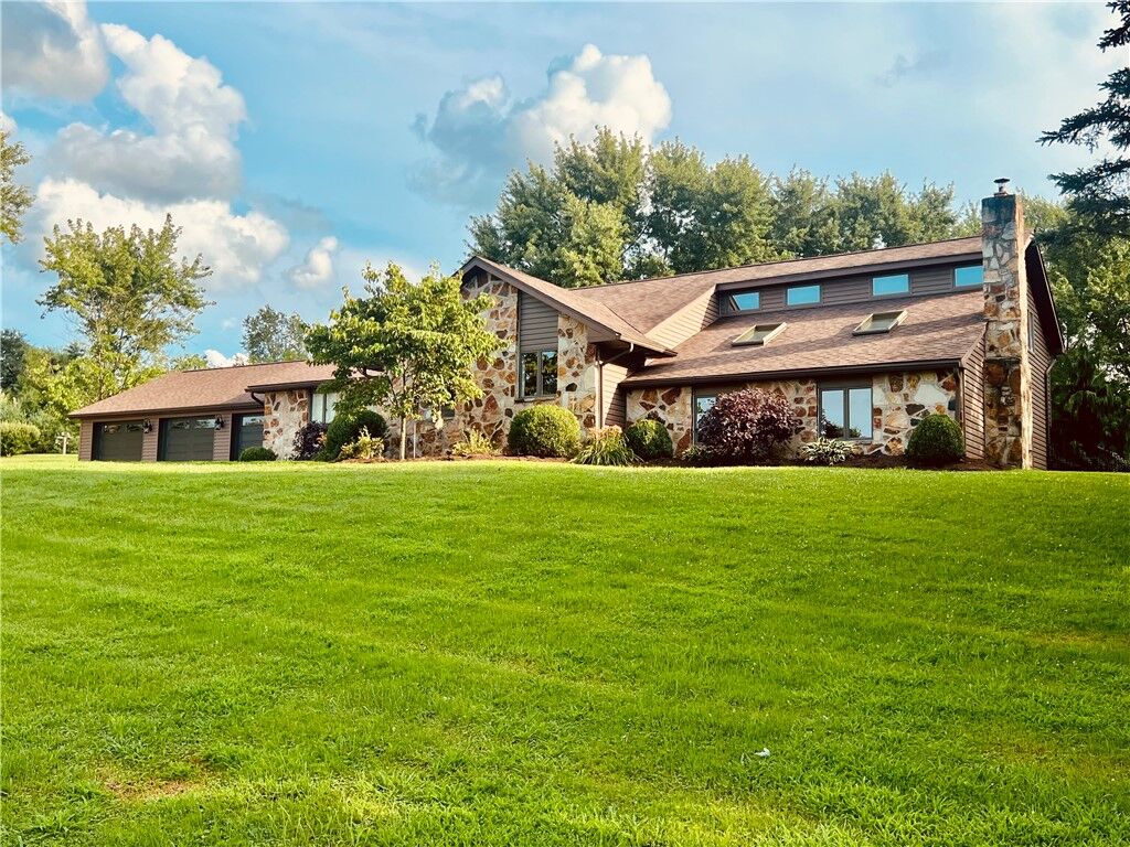 Property Photo:  197 Eannotti Rd  PA 15428 