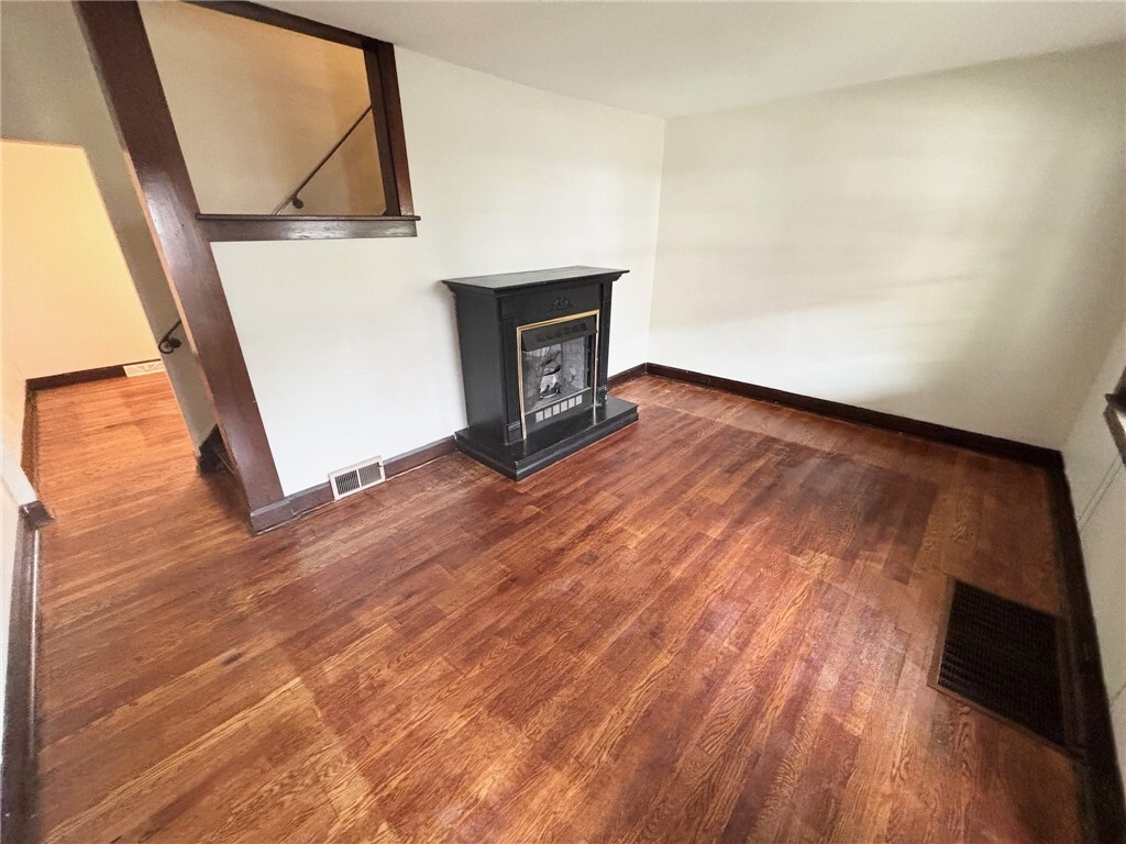 Property Photo: 124 8th St PA 15145