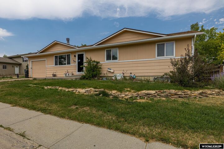 2322 Shattuck Avenue  Casper WY 82601 photo
