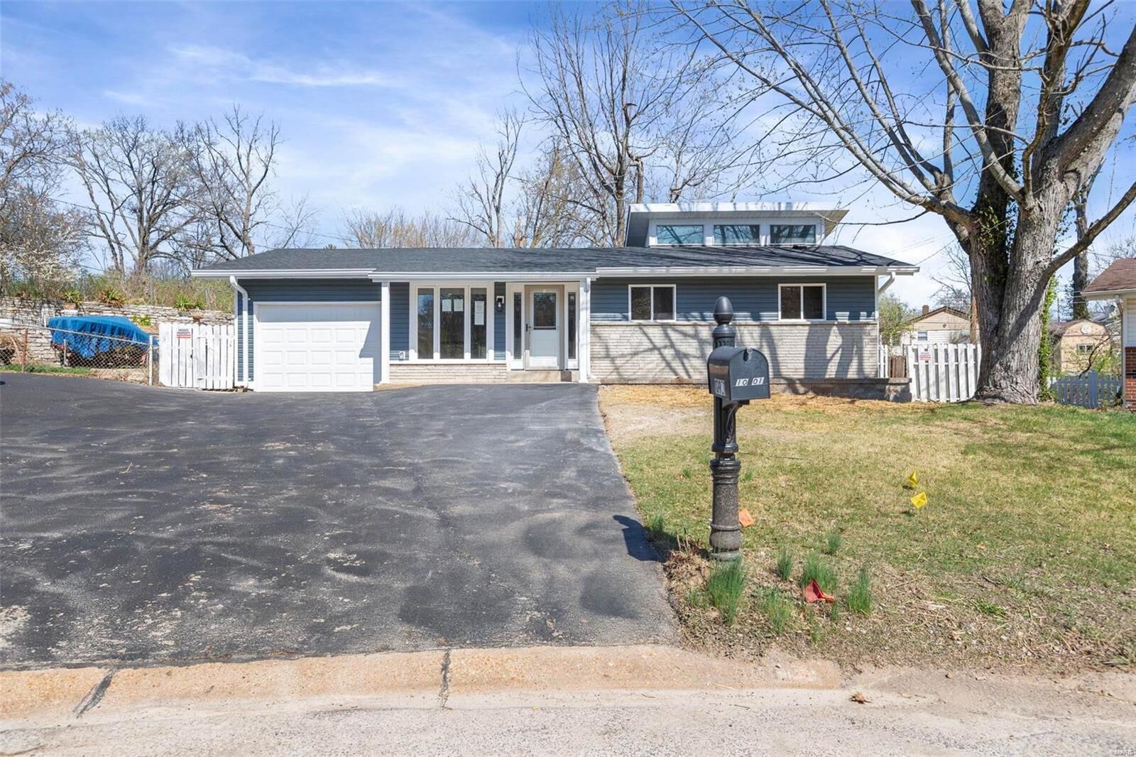 Property Photo: 10901 Hampshire Manor Court MO 63123