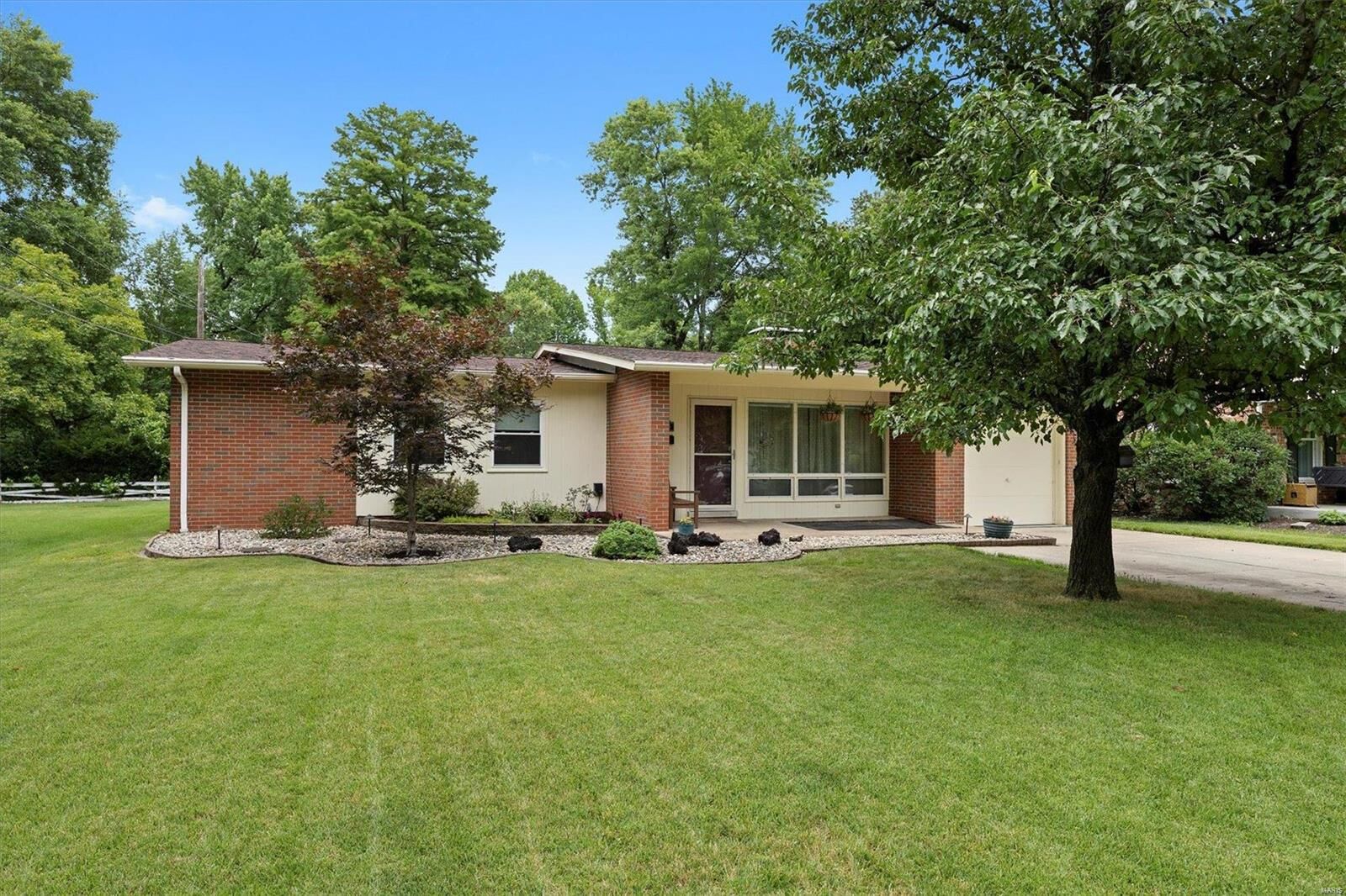 Property Photo:  1015 Georgia Street  IL 62025 