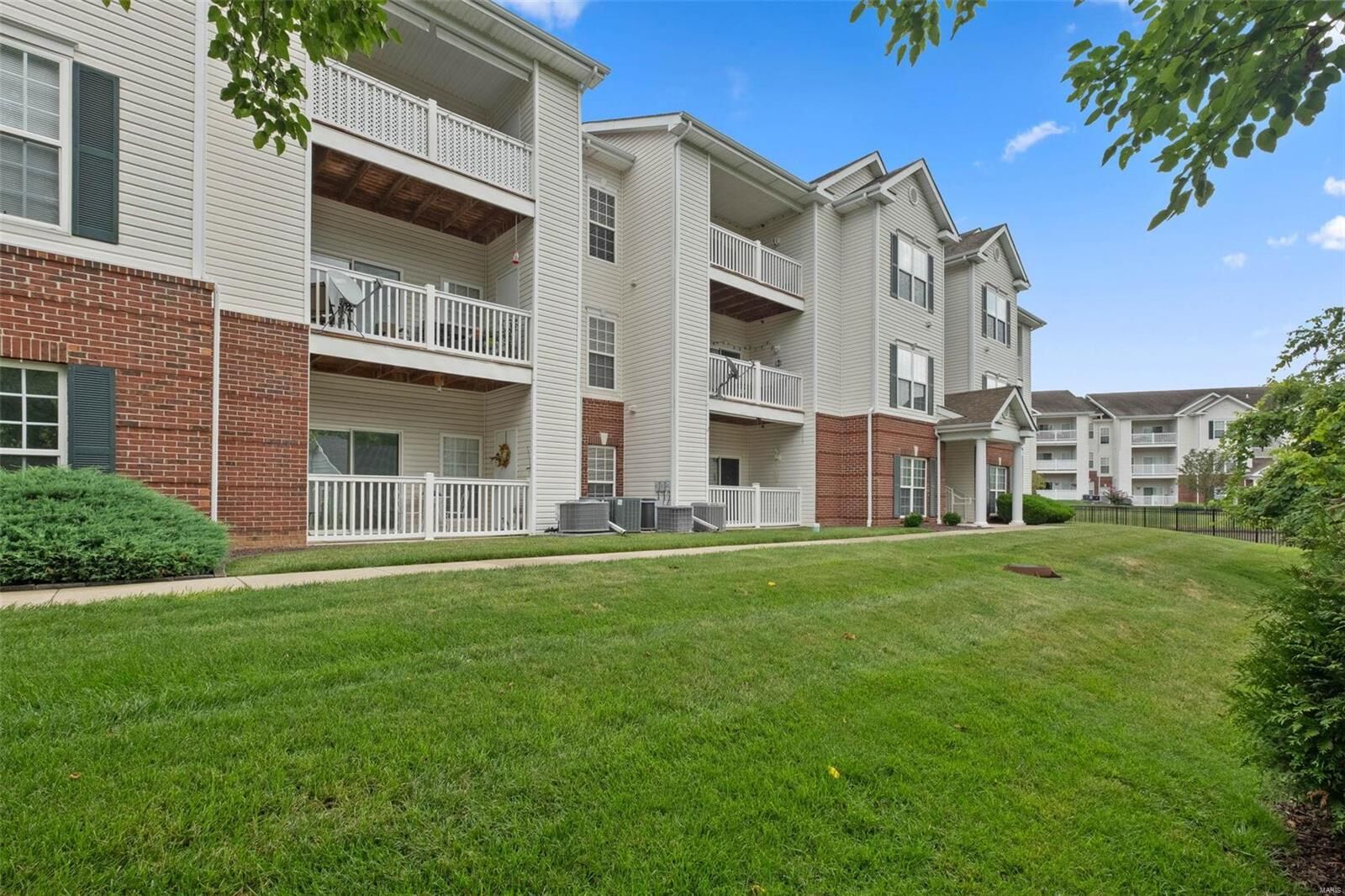 Property Photo: 42 Kassebaum Lane 200 MO 63129