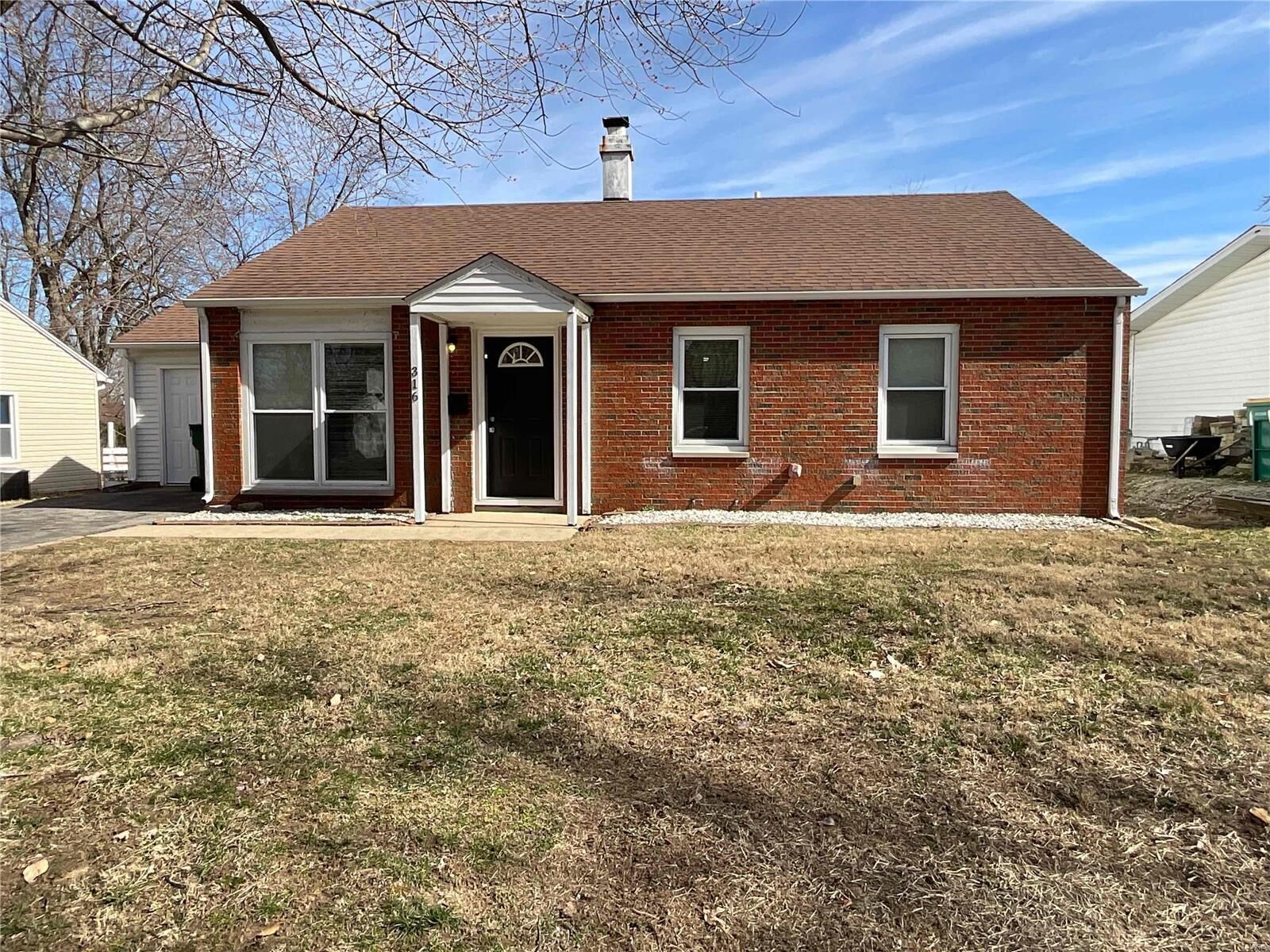 Property Photo:  316 Wellesley Drive  IL 62269 
