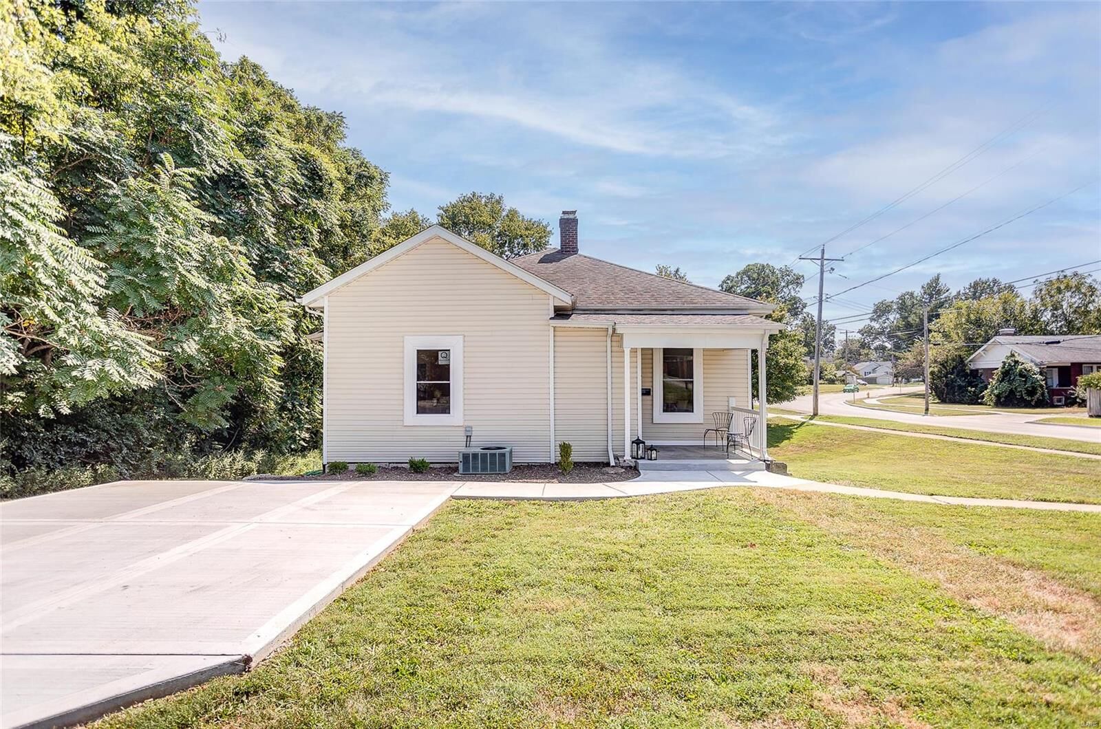 Property Photo:  310 S Combs Avenue  IL 62234 