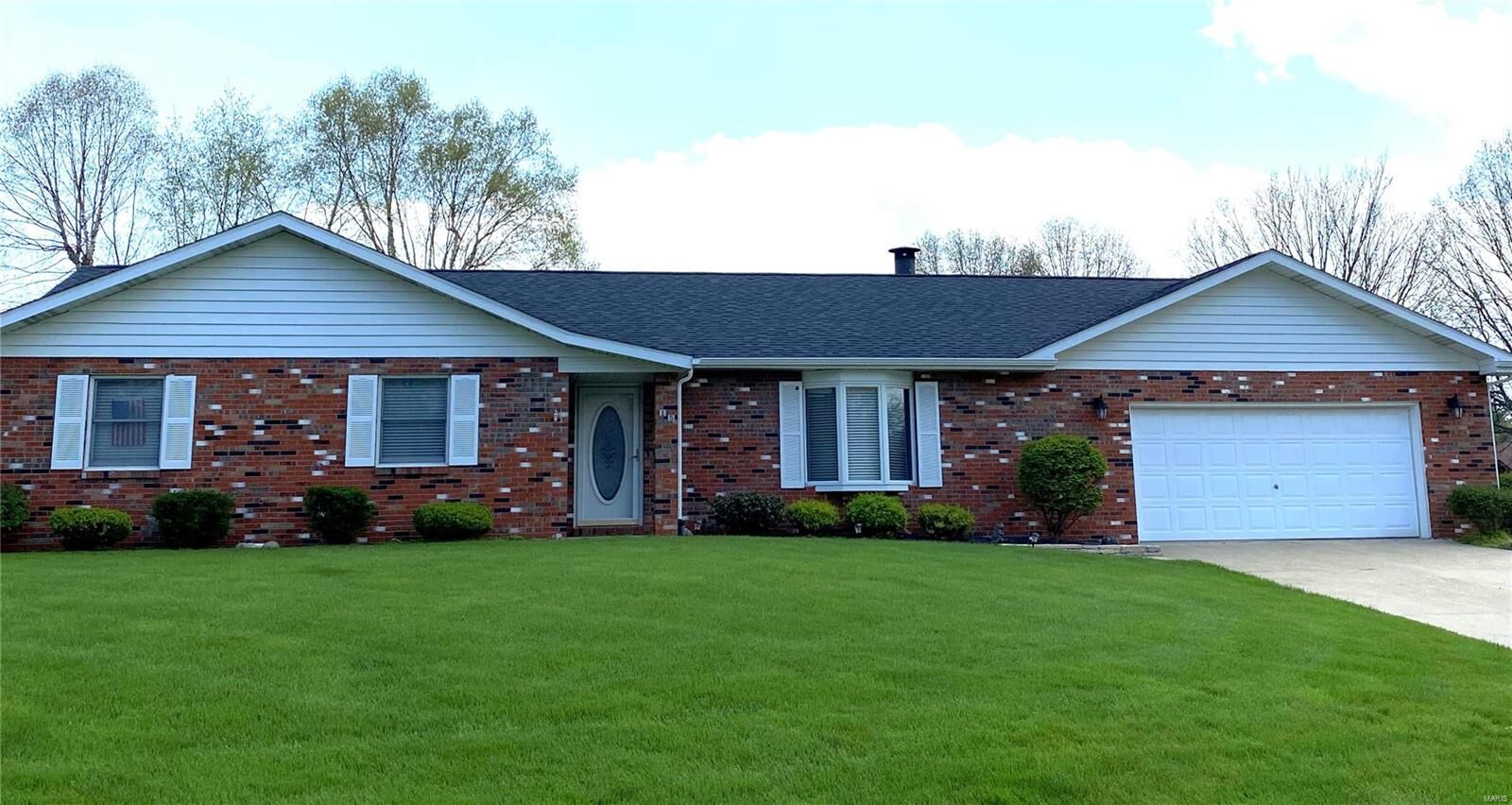 Property Photo: 15 Barrett Court IL 62226