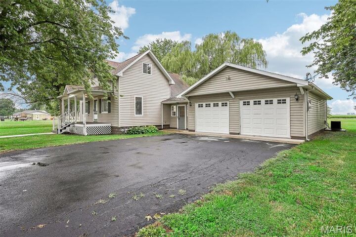 Property Photo: 104 N 6th Street IL 62094