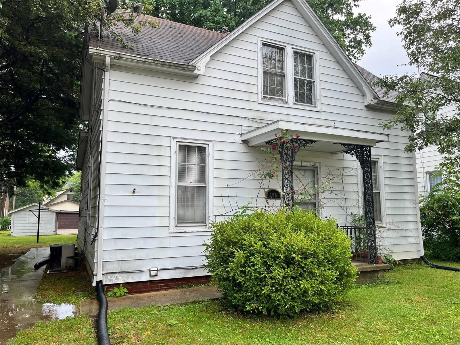 Property Photo: 706 Lebanon Avenue IL 62221