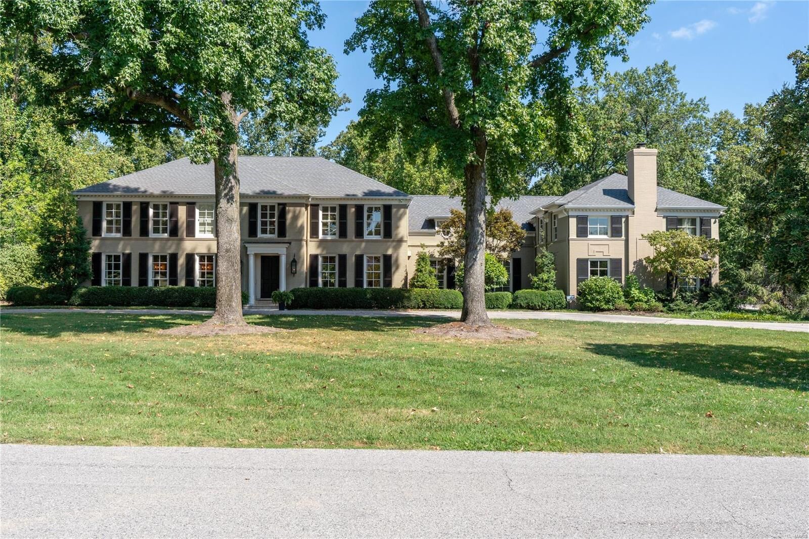 Property Photo: 23 Countryside Lane MO 63131