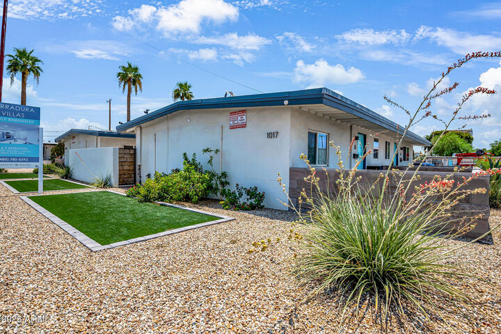 Property Photo:  1023 E Amelia Avenue  AZ 85014 