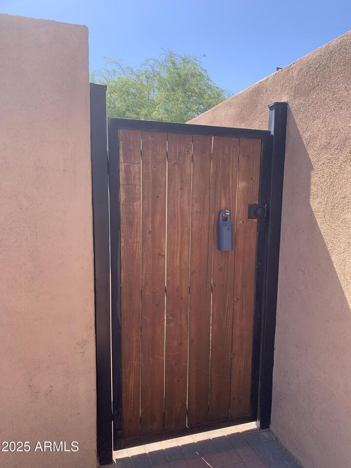 Property Photo:  21752 N 30th Way 001-S  AZ 85050 